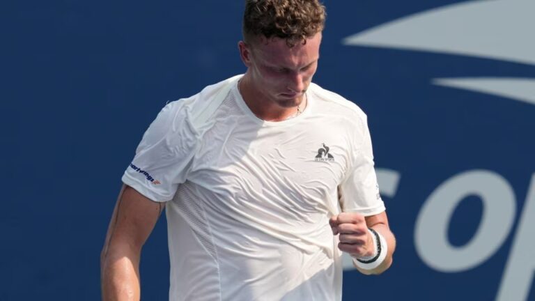 Lehecka vira de forma épica de 6-7, 0-6 e 0-3; Tiafoe avança sem esforço