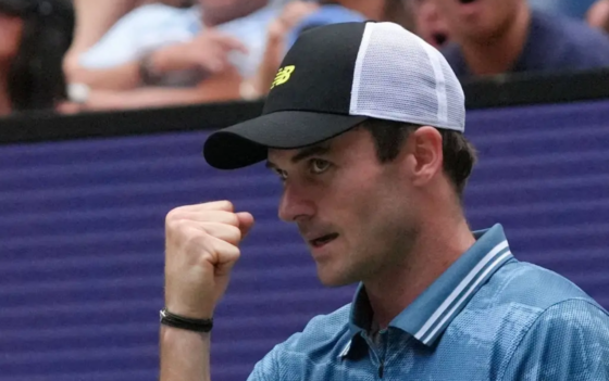Paul apanha susto contra o número 261 ATP mas abre época com vitória em Adelaide