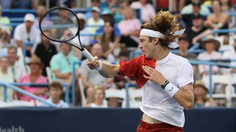 Rublev mantém boa forma em Cincinnati, Dimitrov desilude e despede-se na estreia