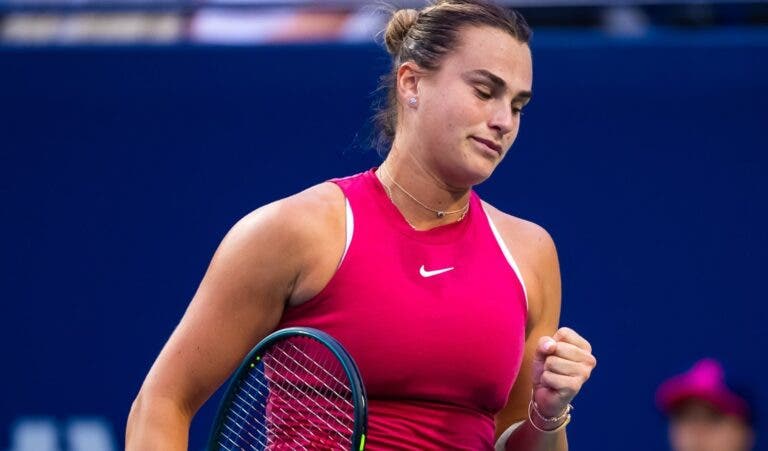 Sabalenka arrasa na estreia em Toronto e Ostapenko trava a série de Badosa