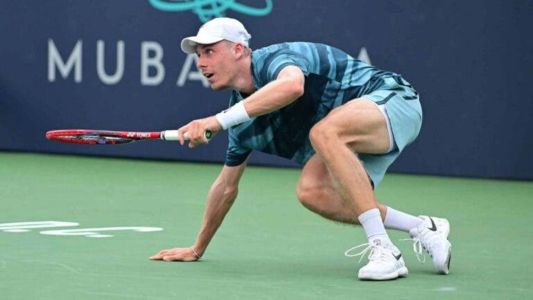 Shapovalov ainda irritado com desqualificação em Washington: «Não foi justo»