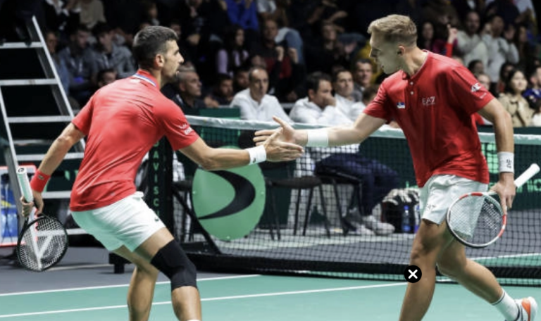 Djokovic assume responsabilidade no par e confirma Sérvia nos Qualifiers das Davis Cup Finals