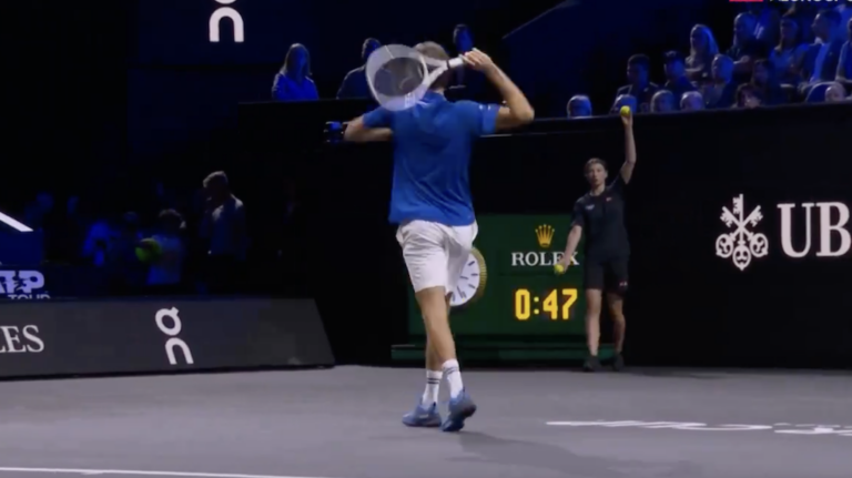 [VÍDEO] Medvedev escapou por pouco à desqualificação na Laver Cup