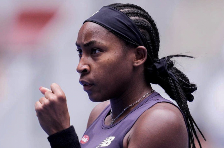 Gauff regressa com vitória suada em Pequim e duelo com Osaka aproxima-se