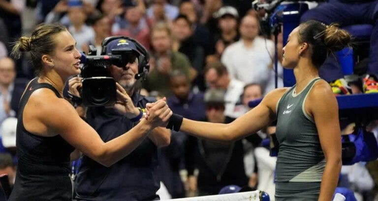 Zheng critica horários do US Open após perder para Sabalenka: «Não gosto de me queixar…»