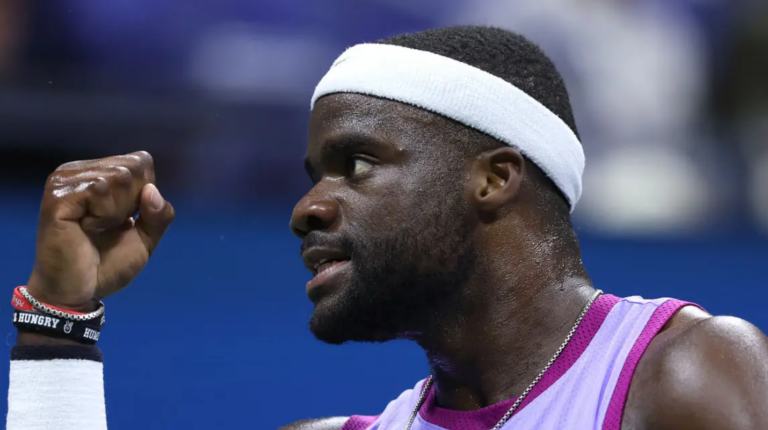 Tiafoe regressa às meias-finais do US Open dois anos depois após colapso físico de Dimitrov