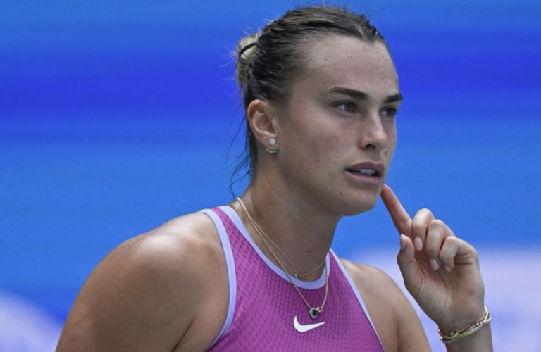 Sabalenka esmaga e mantém perfeição em Wuhan a caminho das meias-finais