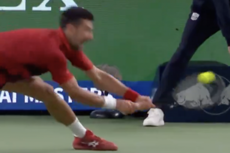 [VÍDEO] Djokovic até deixou Fritz a rir com três pontos incríveis… consecutivos!