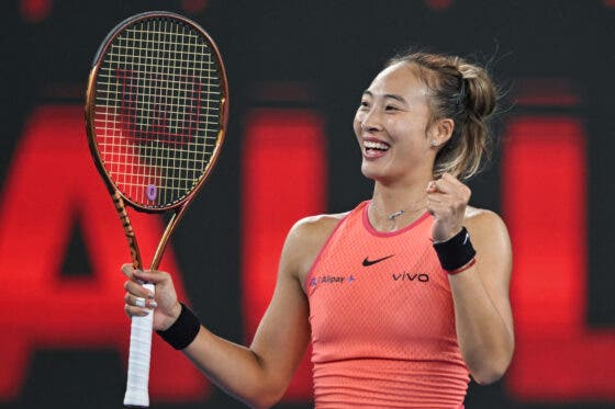 Zheng mantém grande forma na Ásia e lidera meias-finais em Tóquio