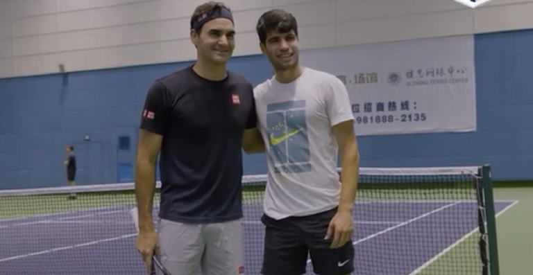 [VÍDEO] Eis o tão antecipado treino entre Alcaraz e Federer em Xangai