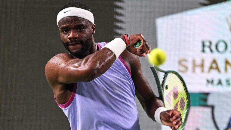 Tiafoe pede desculpa após atitude lamentável: «Eu não sou assim!»