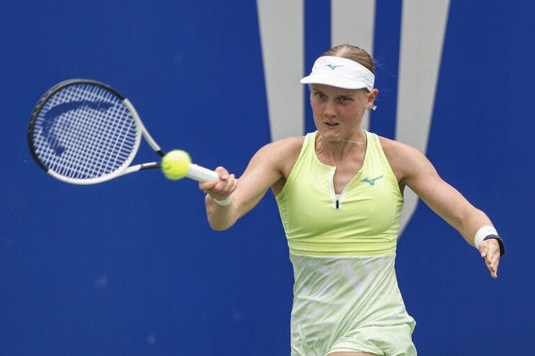 Lamens termina semana de sonho em Osaka com primeiro título WTA da carreira