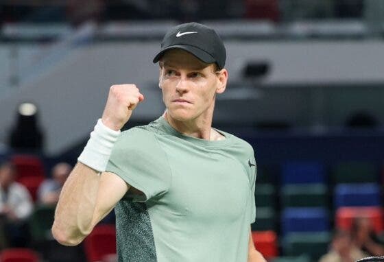 Sinner nega 100.º título Djokovic e conquista sétimo troféu do ano em Xangai
