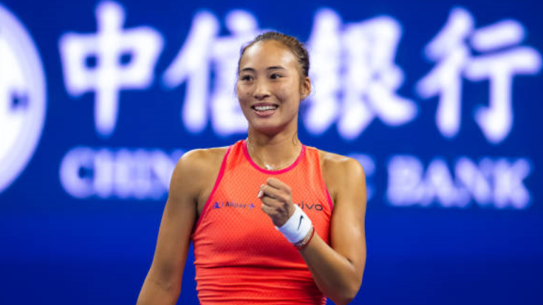 Zheng e Pegula avançam para os oitavos-de-final em Wuhan