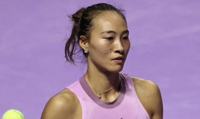 Qinwen Zheng nas nuvens: «É a primeira vez que jogo umas WTA Finals e estou na final!»