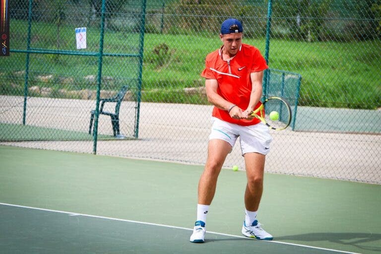 Daniel Marincas conquista primeiro ponto ATP em Vale do Lobo