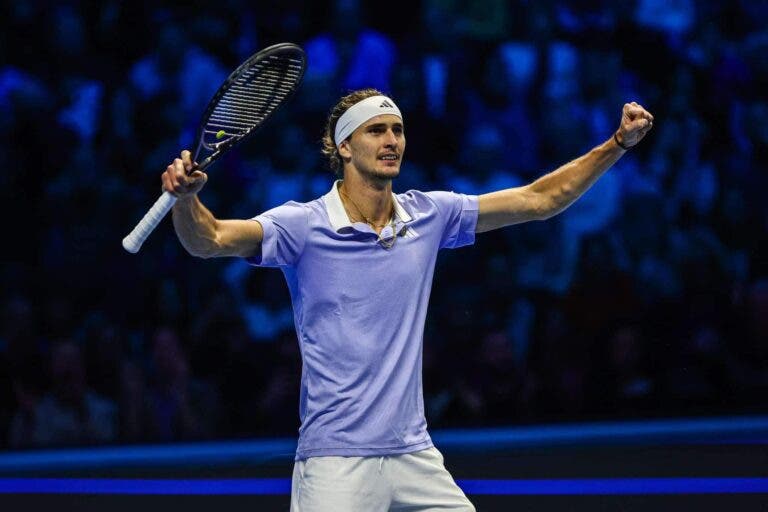 Zverev fecha fase de grupos perfeita e elimina Alcaraz nas ATP Finals