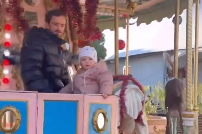 [VÍDEO] Medvedev aproveita pré-temporada num parque de diversões com a filha