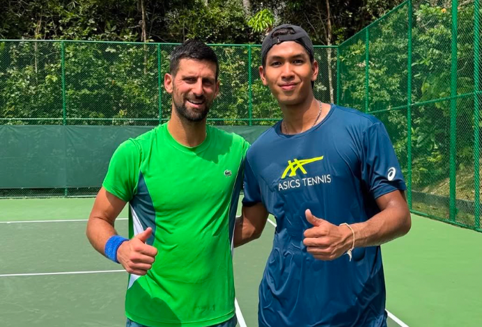 Djokovic faz ‘escala’ na Tailândia e treina com jovem da casa para preparar nova época