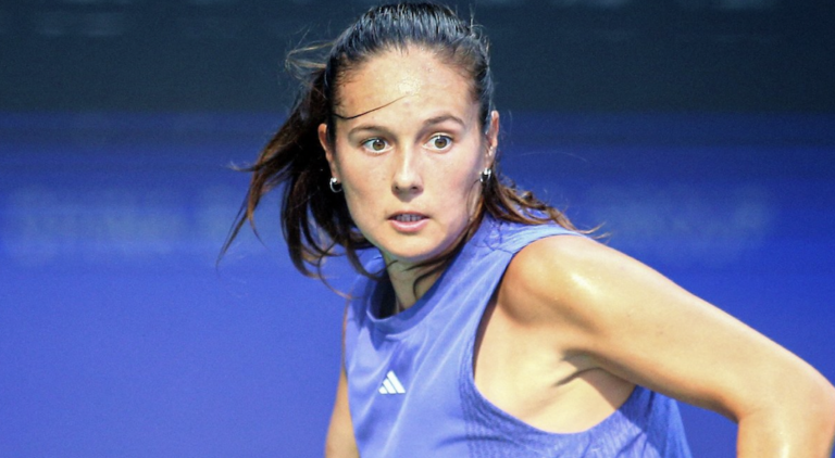 Kasatkina passeia na estreia em Adelaide, Vekic e Fernandez surpreendidas