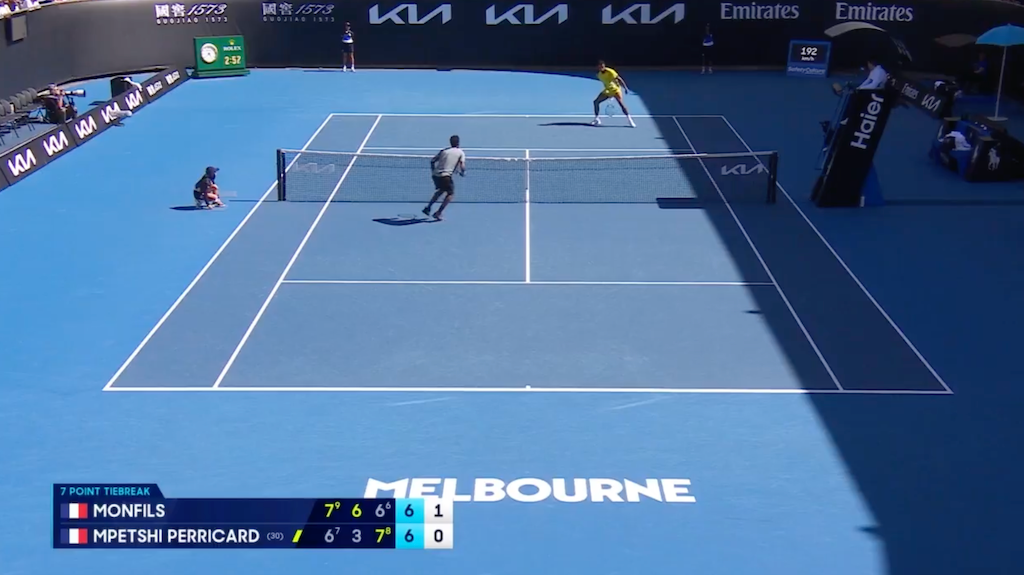 [VÍDEO] Mpetshi Perricard vence o ponto do torneio diante de Monfils no Australian Open