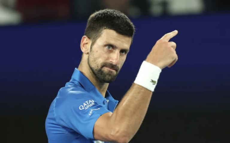 Djokovic desfaz-se em elogios a João Fonseca: «Vejo algo meu no ténis dele»