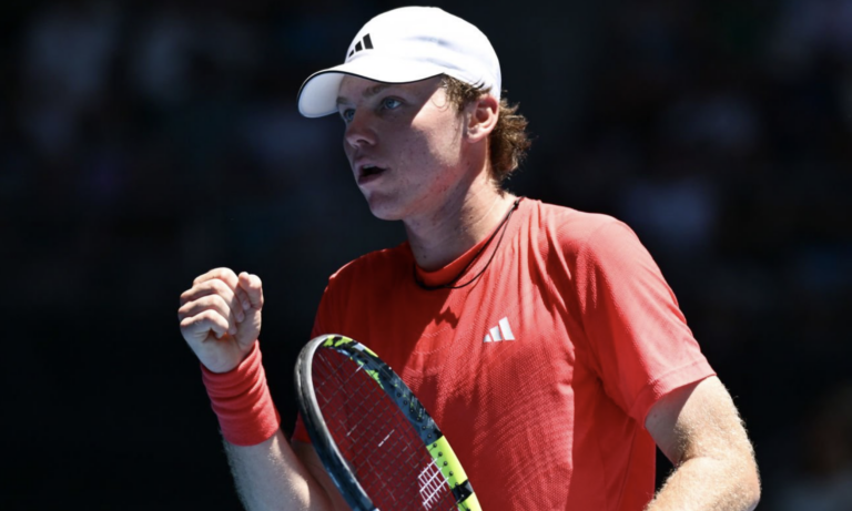 Michelsen despacha mais um top 20 e estreia-se em ‘oitavos’ de Slam no Australian Open