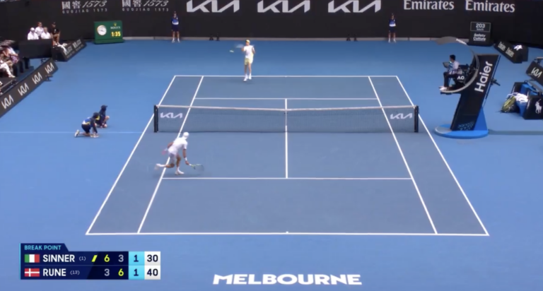 [VÍDEO] INACREDITÁVEL! Sinner e Rune jogam o melhor ponto do Australian Open