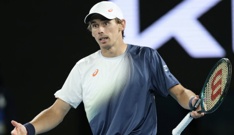 De Minaur foi atacado no X após nova derrota com Sinner… e não ficou calado