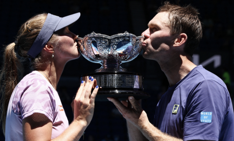 Peers e Gadecki vencem final 100% caseira e conquistam os pares mistos do Australian Open