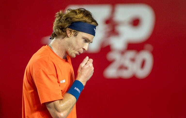 Ano novo… novos problemas: Rublev vê defesa do título de Hong Kong cair logo à primeira