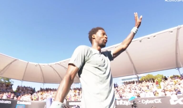 Monfils derrota Mpetshi Perricard e Hurkacz também avança no Australian Open