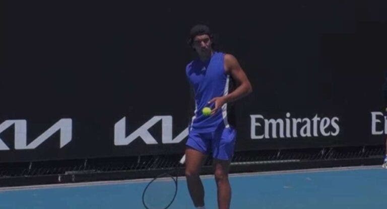 Henrique Rocha passeia para abrir 2025 com triunfo no qualifying do Australian Open