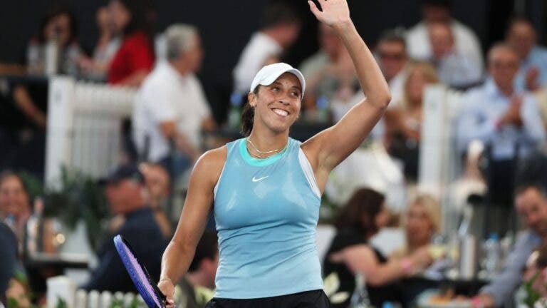 Keys bate amiga Pegula, conquista título em Adelaide e regressa ao top 15 mundial