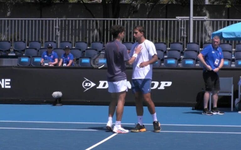 Felipe Meligeni desiste após o segundo set na 1.ª ronda do qualifying do Australian Open