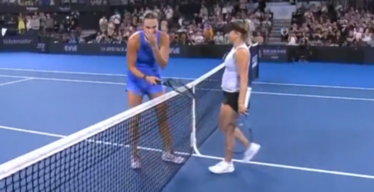 O motivo peculiar da animada conversa à rede entre Sabalenka e Putintseva