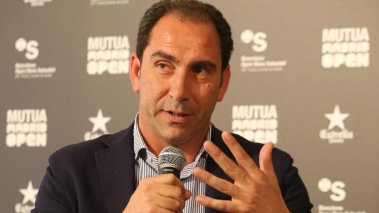 Albert Costa vai ajudar tenista do top 10 WTA durante o mês de fevereiro