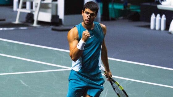Alcaraz dá voltas na montanha russa em Roterdão mas está na primeira final indoor da carreira