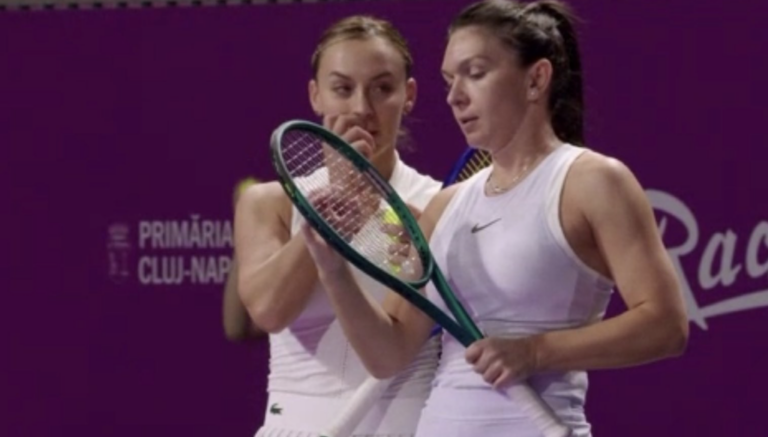 Halep regressa à competição com derrota em pares no WTA de Cluj