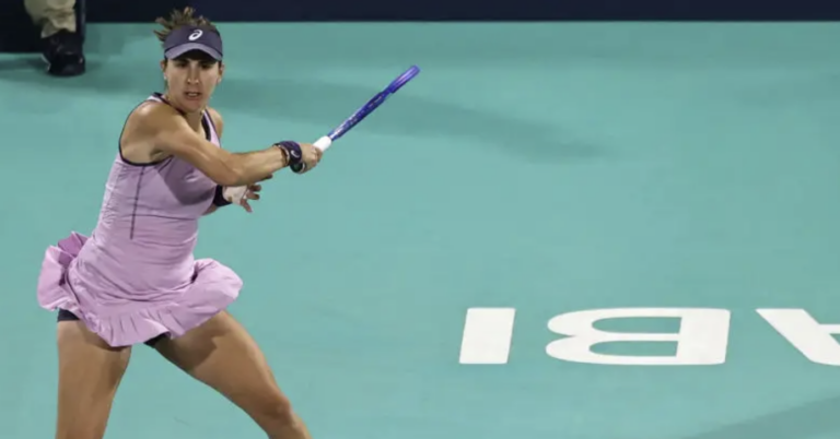 Bencic derrota Rybakina em duelo de campeãs e regressa à final de Abu Dhabi