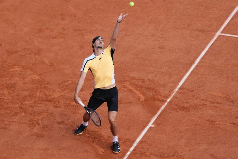 Zverev volta à terra batida com bom nível e já está nos ‘quartos’ em Buenos Aires