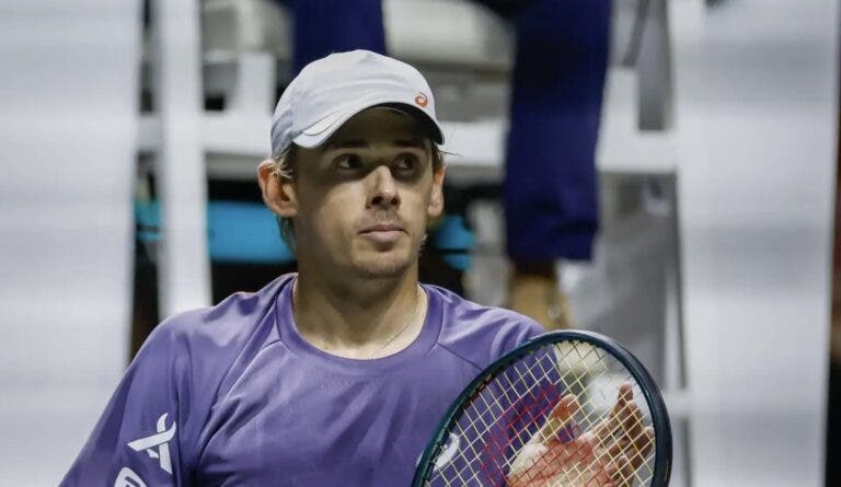 De Minaur é o tenista que mais ganha em 2025 e avança para os ‘oitavos’ em Doha