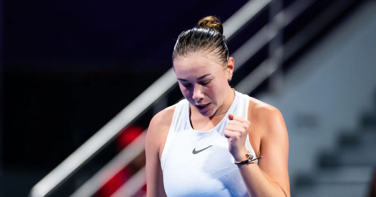 Anisimova joga muito, acaba com sequência de Alexandrova e garante final em Doha