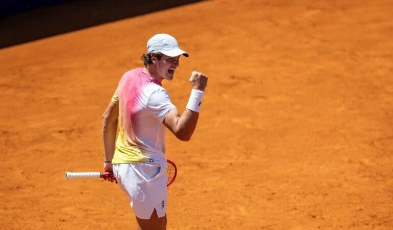 João Fonseca salva dois match points e vai à primeira meia-final ATP em Buenos Aires