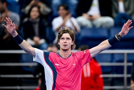 Rublev bate Aliassime em grande encontro e garante primeira final de 2025 em Doha