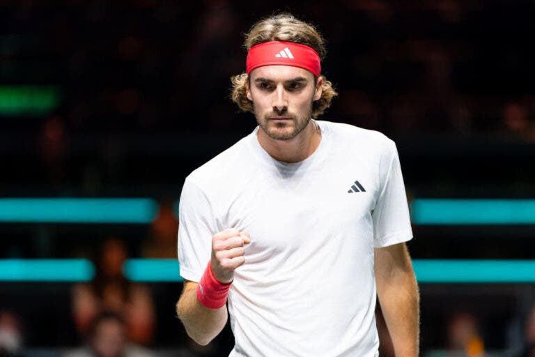 Tsitsipas salva match point e bate Griekspoor num duelo fantástico em Roterdão