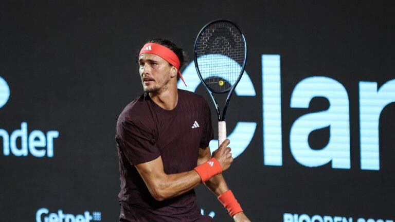 Zverev salva set point mas entra no Rio Open com vitória