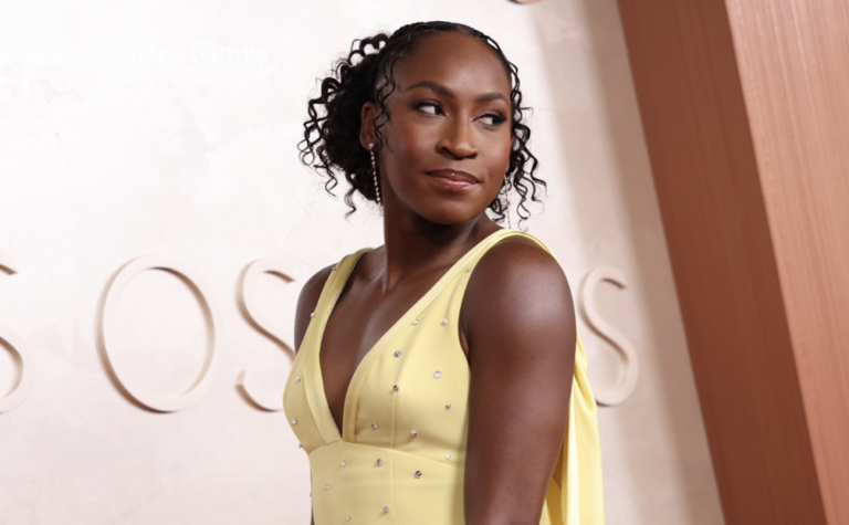 Coco Gauff dá nas vistas na passadeira vermelha em noite de Óscares