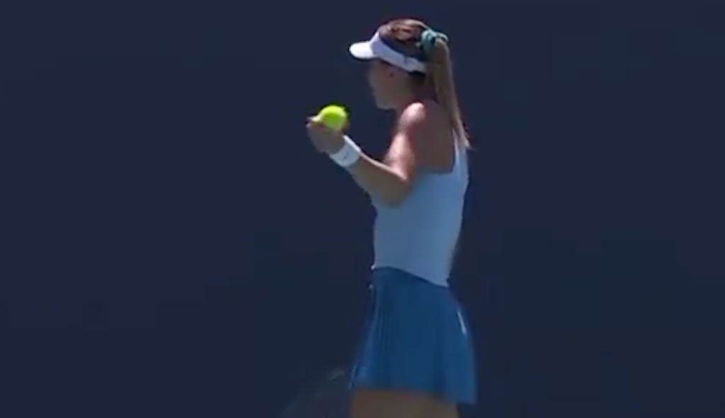 [VÍDEO] O momento de Badosa contra jovem de 18 anos: «Joga melhor do que a Sabalenka»