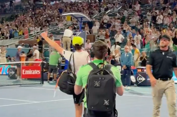 [VÍDEO] A enorme ovação que João Fonseca recebeu após perder com De Minaur